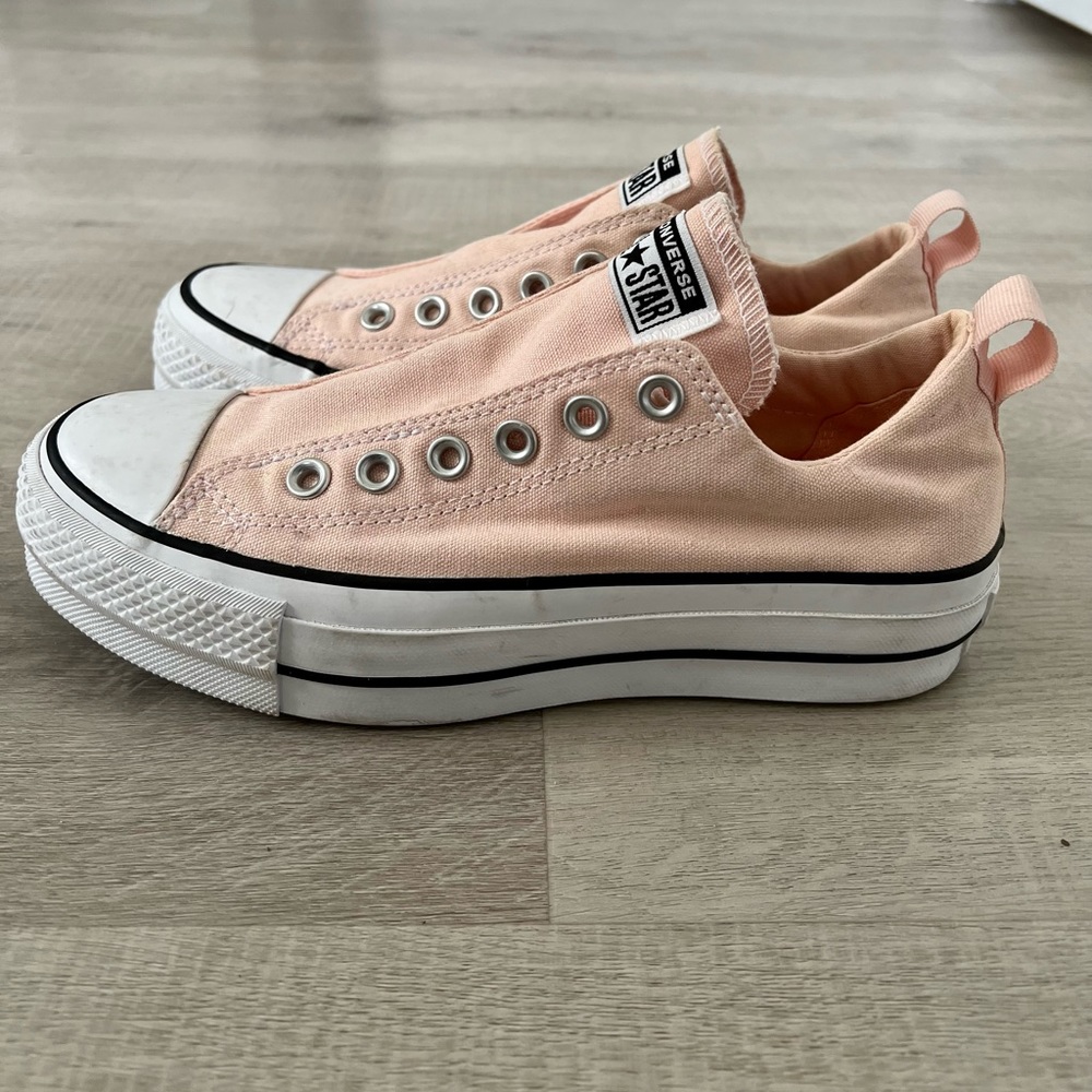 EUC Converse All Star Low Top Platform Lift Slip on Sneaker Sz 7.5